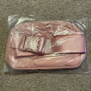 Lululemon Everywhere Belt Bag